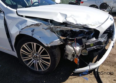 2015 Kia Cadenza Premium из США, поврежденный, VIN KNALN4D76F5184852